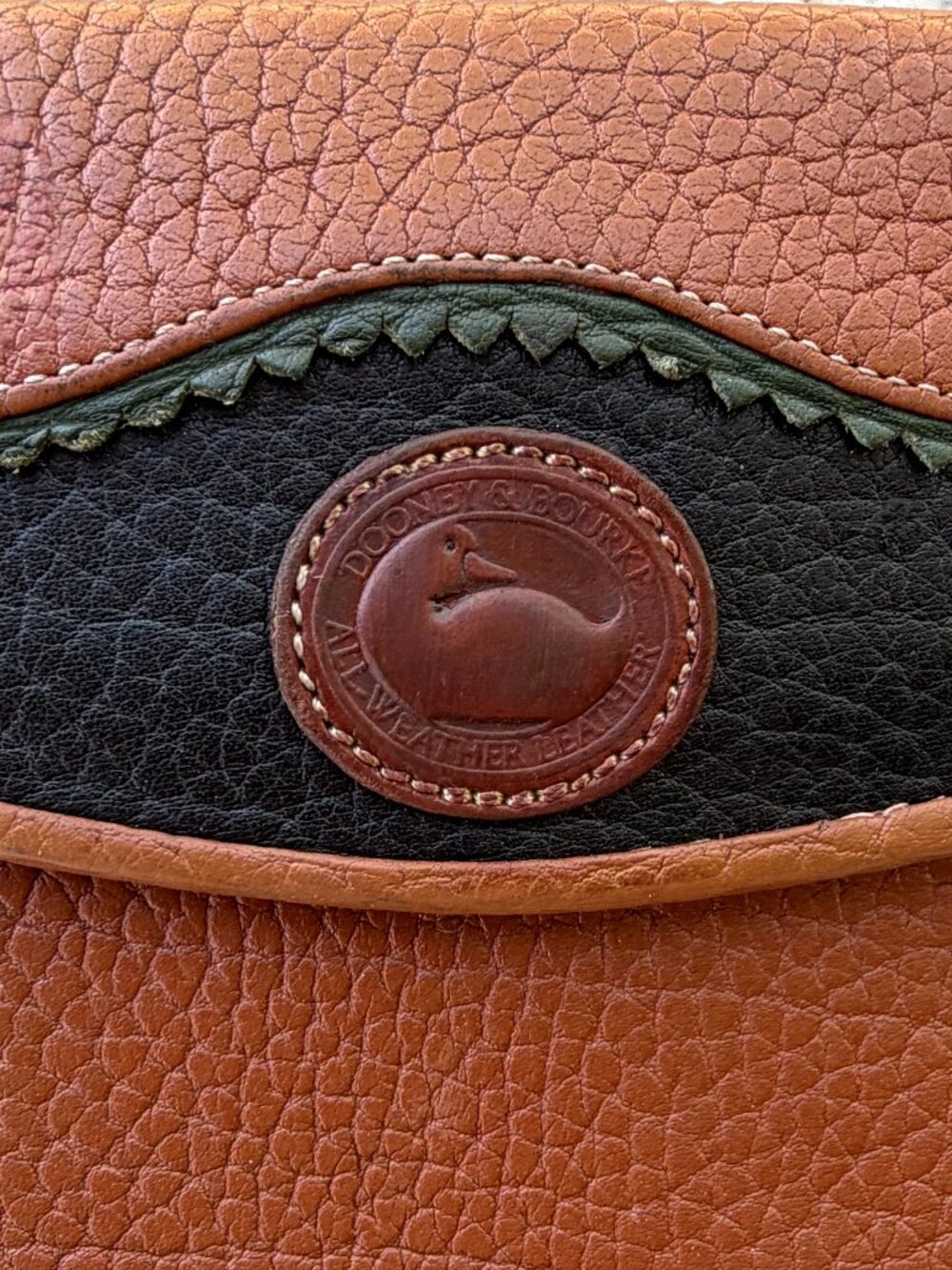 Dooney & Bourke Vintage Teton Pumpkin Cognac Kisslock Coin Purse Small Wallet
